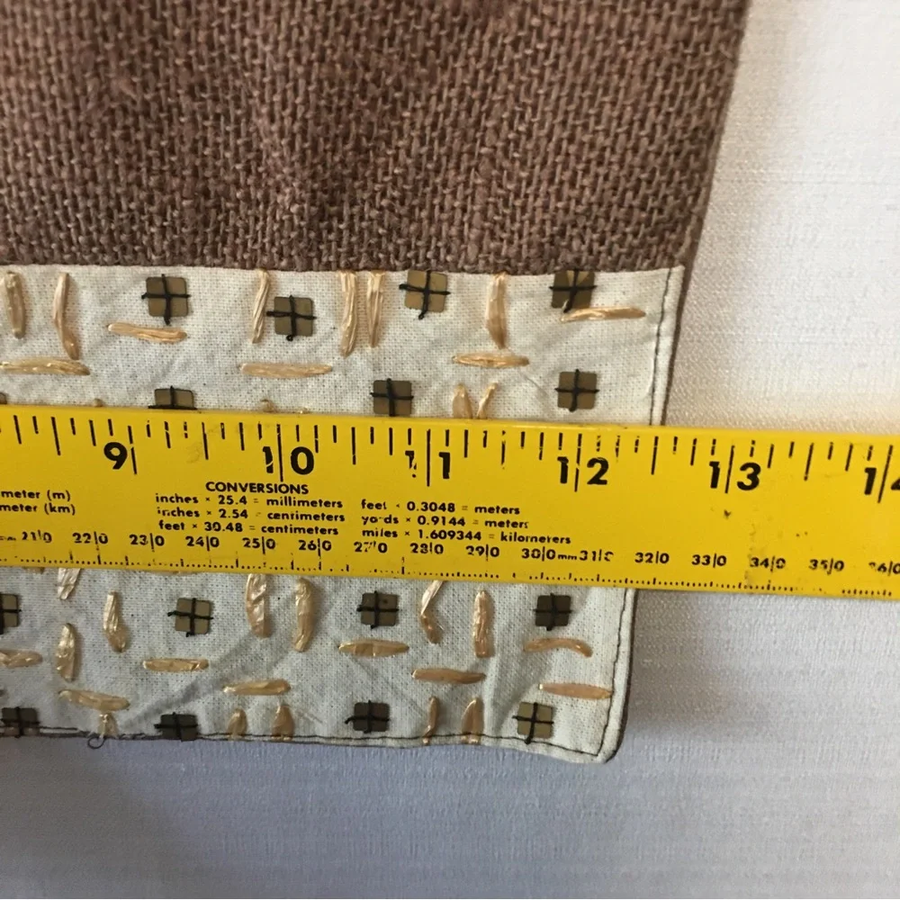 Sea Shell Finger Tip Towel 12.5” X 18”